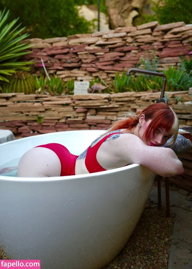 xinia_official Onlyfans Photo Gallery 