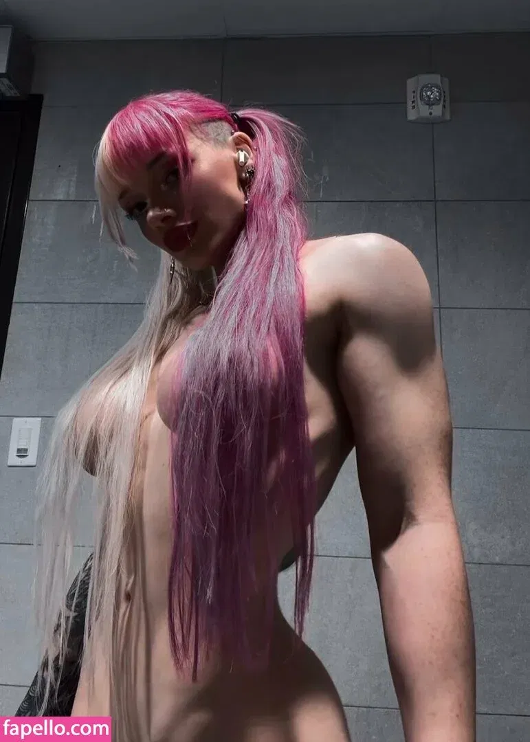 xinia_official Onlyfans Photo Gallery 