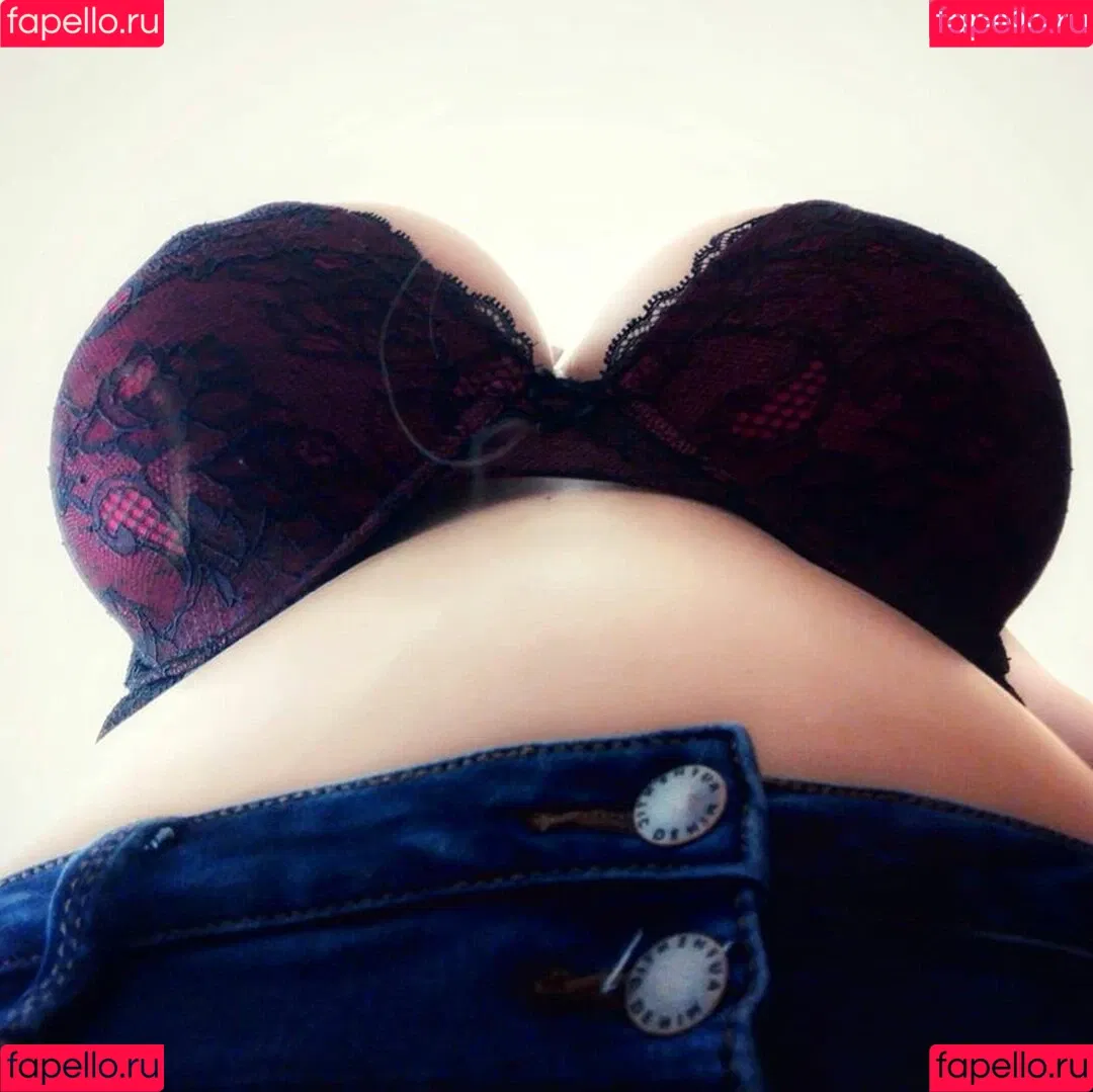 Linthya Onlyfans Photo Gallery 