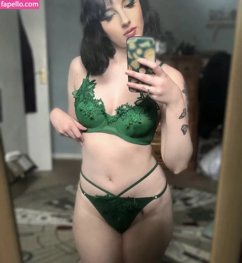 Femmeren Onlyfans Photo Gallery 