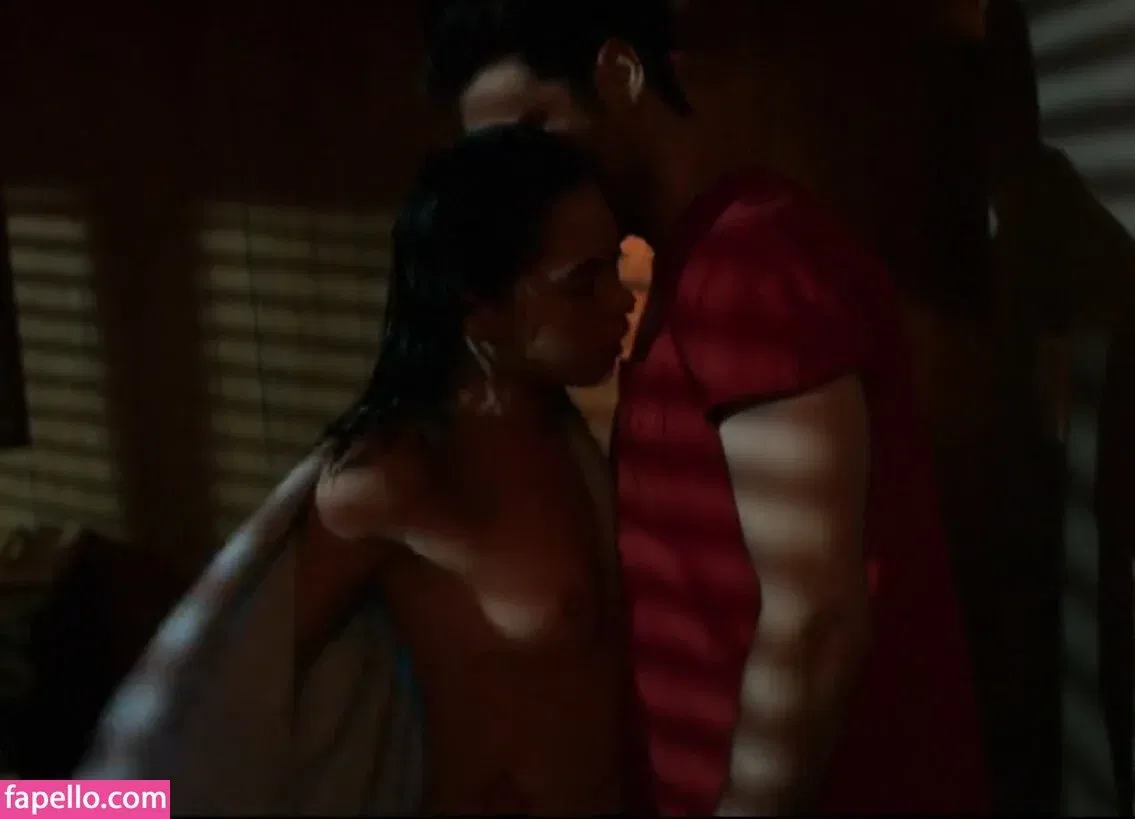 Rosa Salazar Onlyfans Photo Gallery 