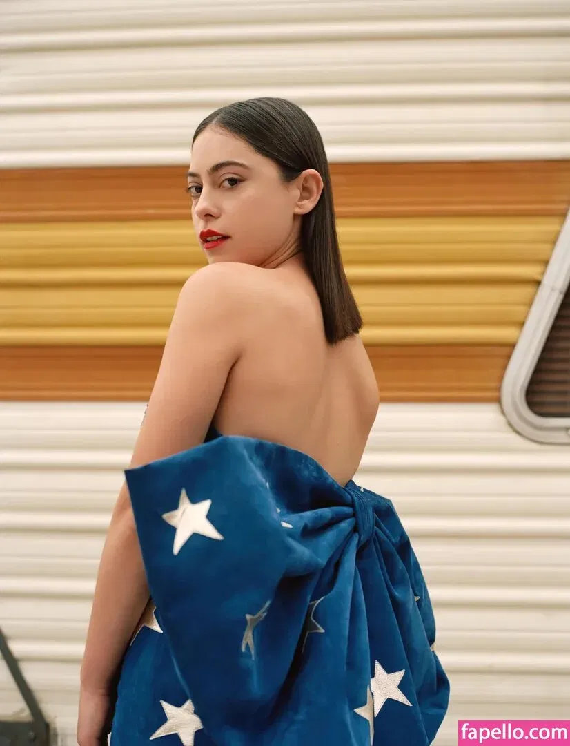 Rosa Salazar Onlyfans Photo Gallery 