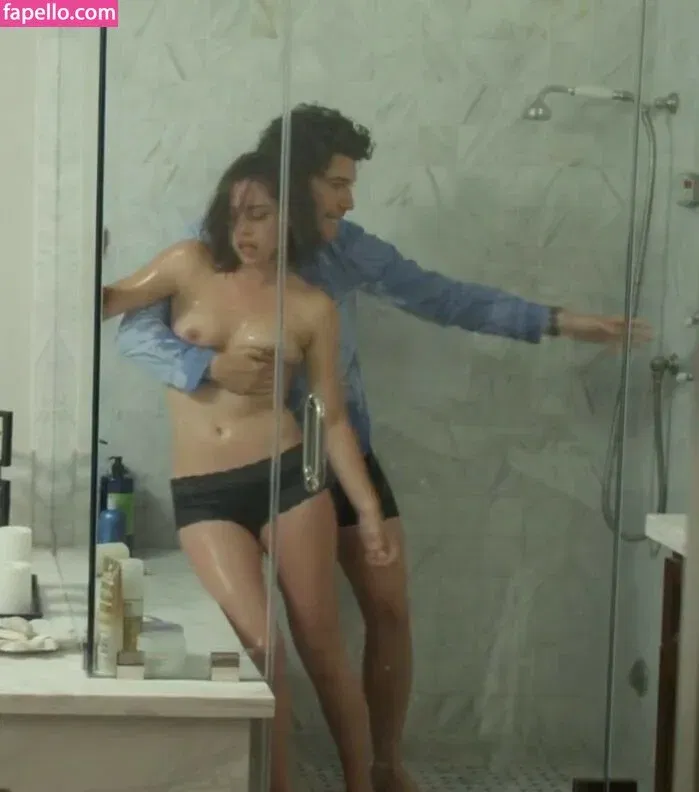 Rosa Salazar Onlyfans Photo Gallery 