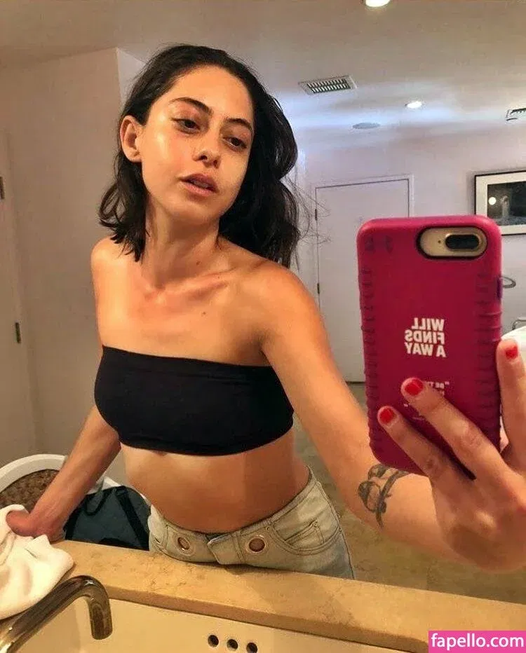 Rosa Salazar Onlyfans Photo Gallery 
