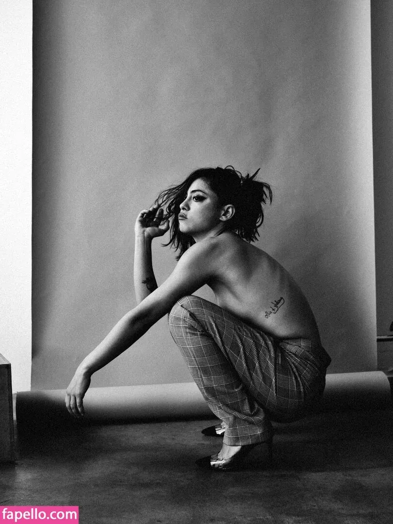 Rosa Salazar Onlyfans Photo Gallery 