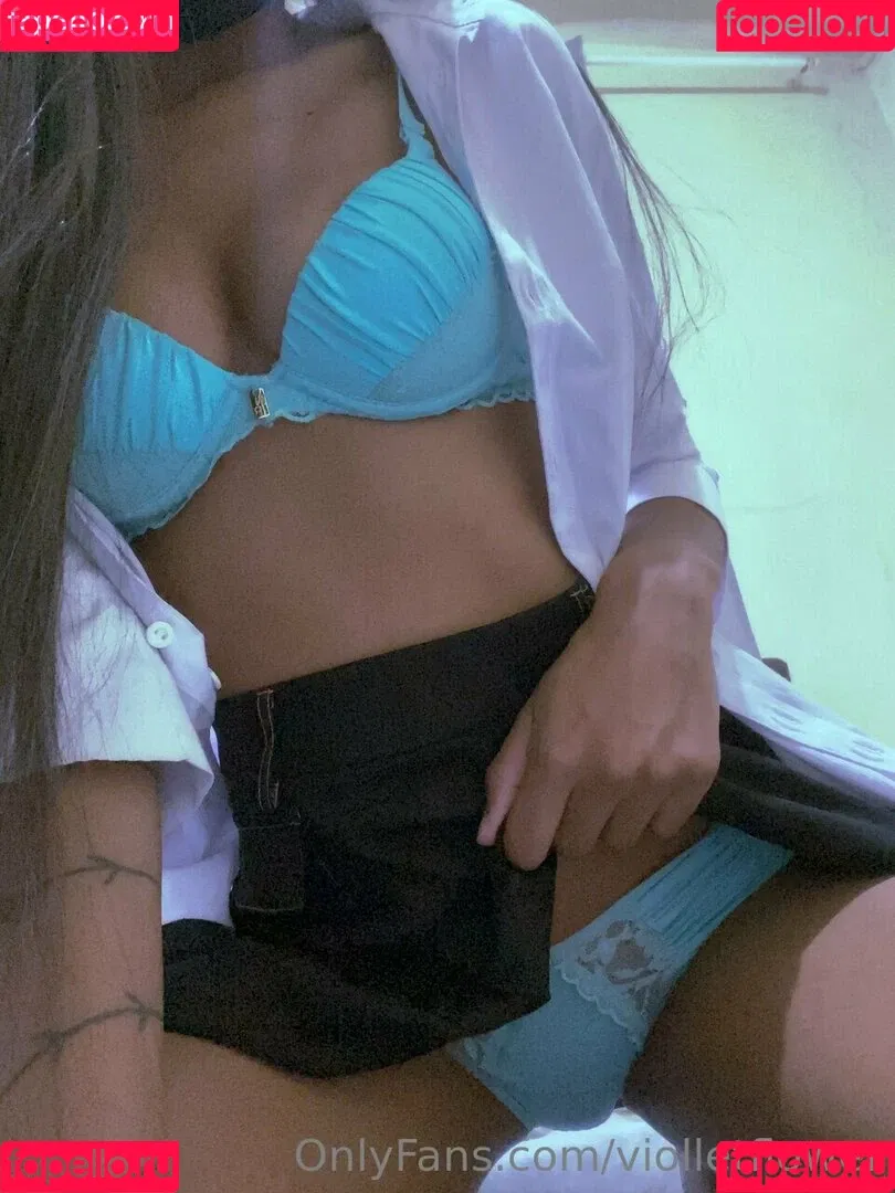 Viollet Collins Onlyfans Photo Gallery 