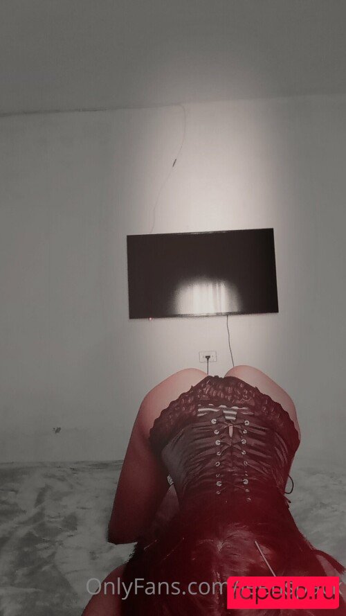 Viollet Collins Nude Onlyfans Photo 17