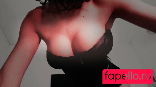 Viollet Collins Nude Onlyfans Photo 15