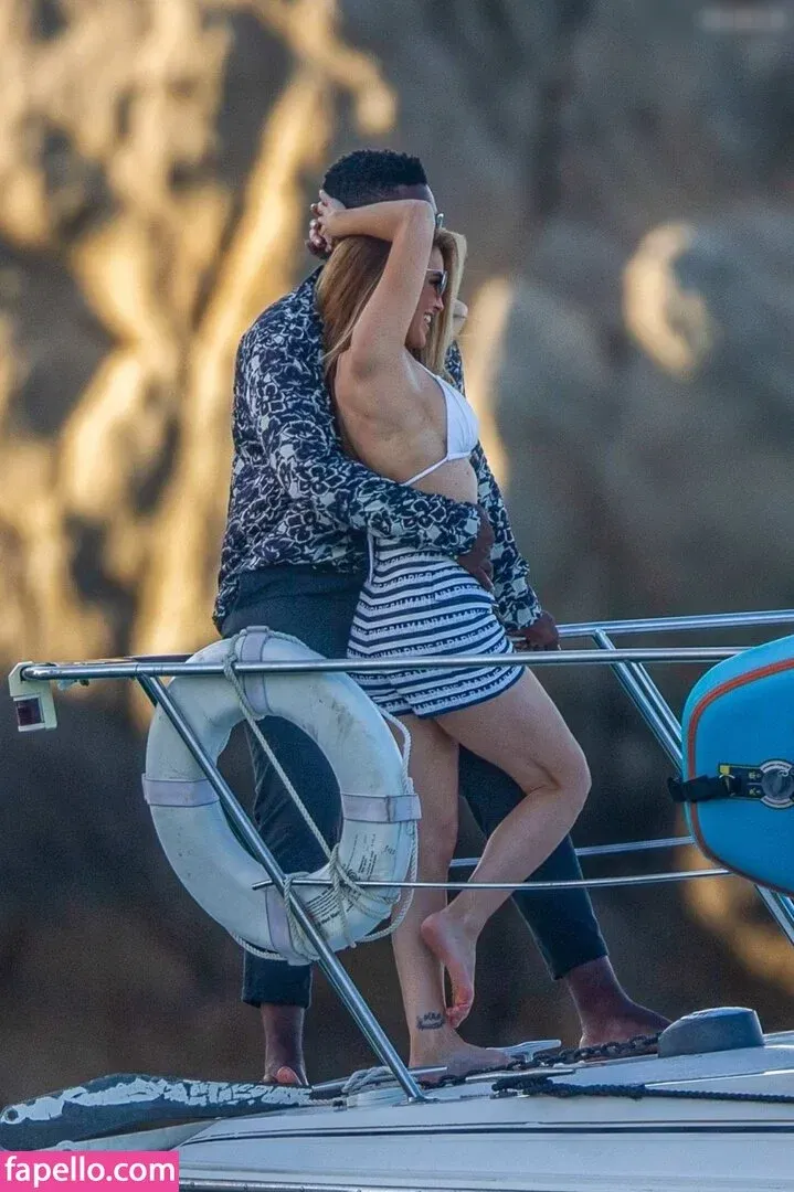 Chrishell Stause Onlyfans Photo Gallery 