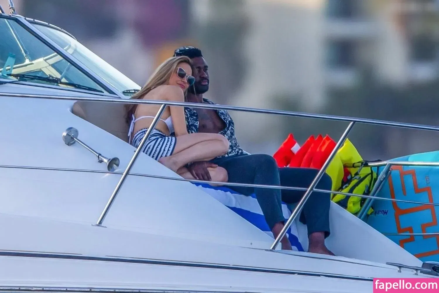 Chrishell Stause Onlyfans Photo Gallery 