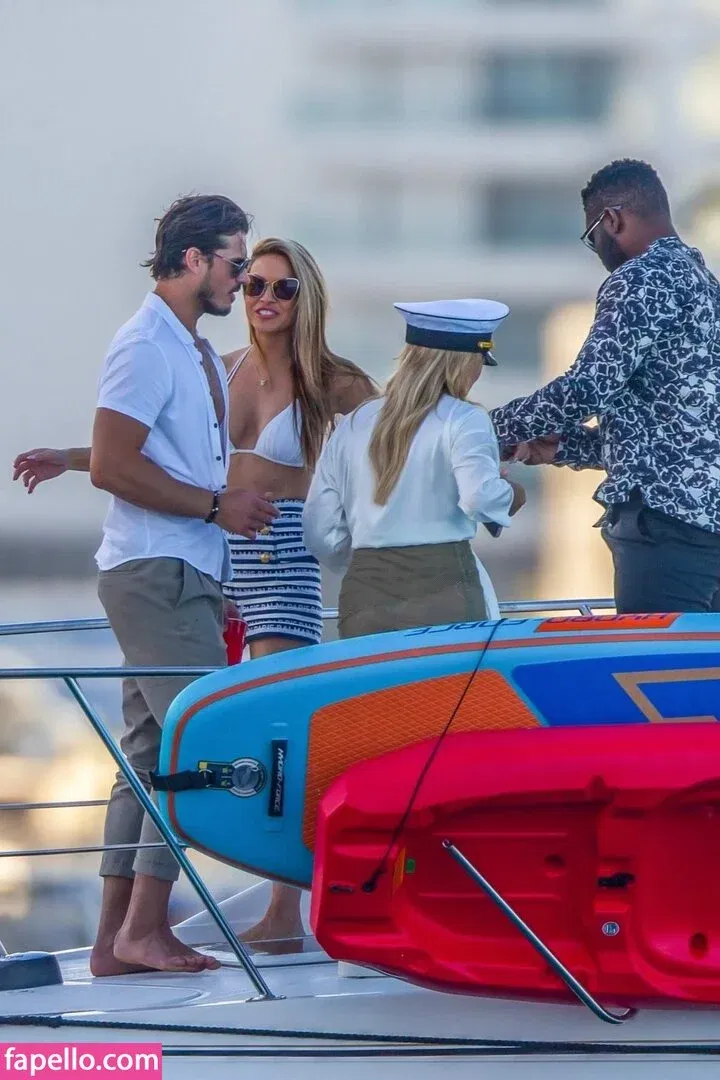 Chrishell Stause Onlyfans Photo Gallery 