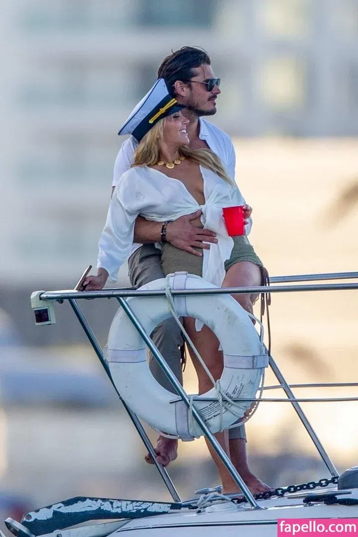 Chrishell Stause Onlyfans Photo Gallery 