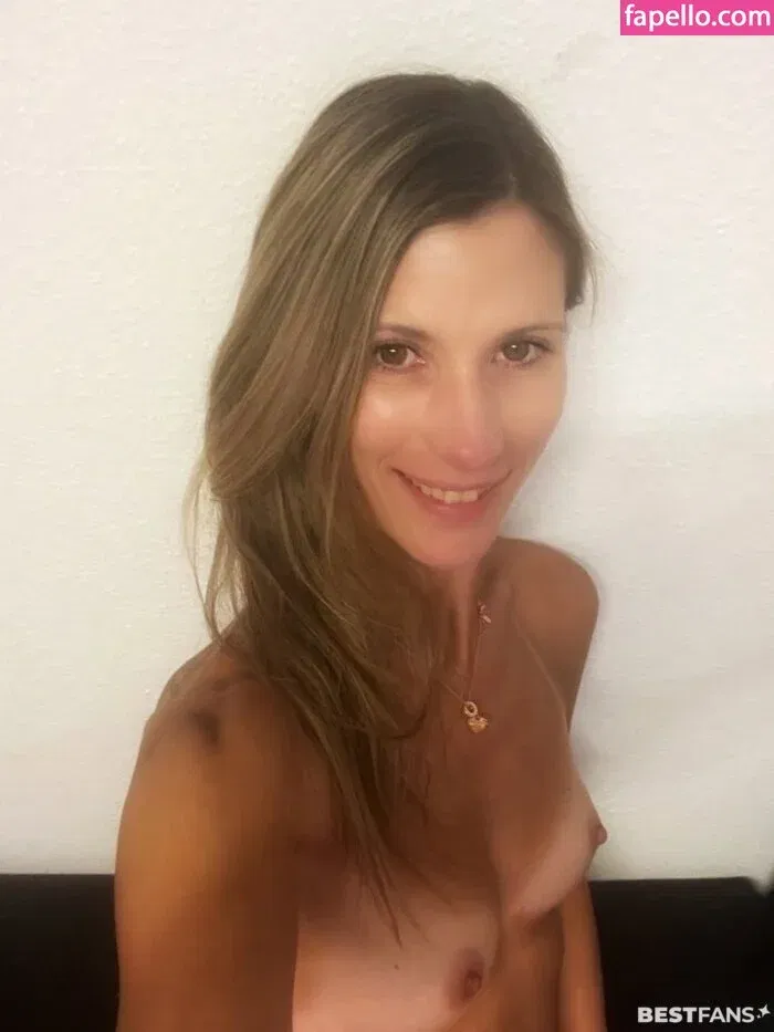 Melanie Schweiger Onlyfans Photo Gallery 