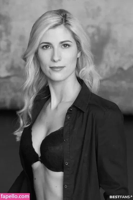 Melanie Schweiger Onlyfans Photo Gallery 