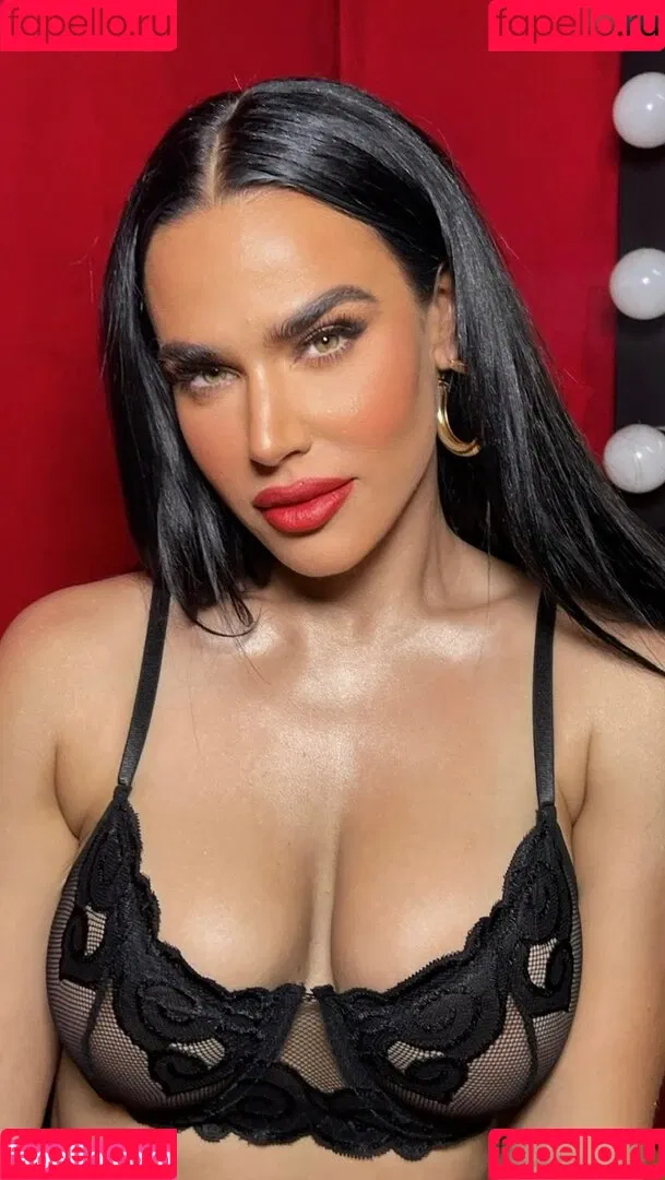 CJ Perry aka Lana Onlyfans Photo Gallery 