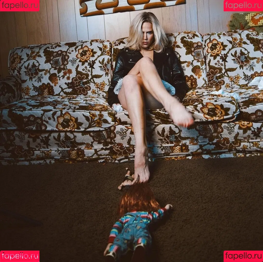 CJ Perry aka Lana Onlyfans Photo Gallery 