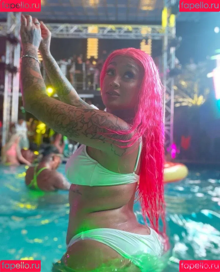 Donna Lombardi Onlyfans Photo Gallery 