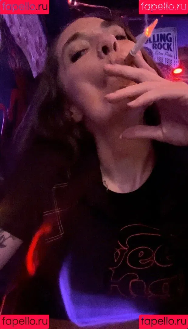emmacantquit Onlyfans Photo Gallery 