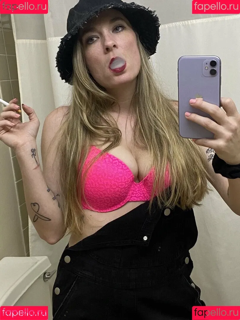emmacantquit Onlyfans Photo Gallery 