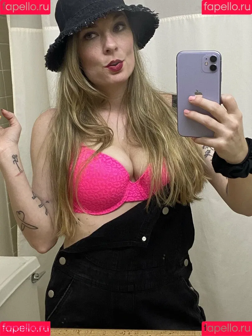 emmacantquit Onlyfans Photo Gallery 