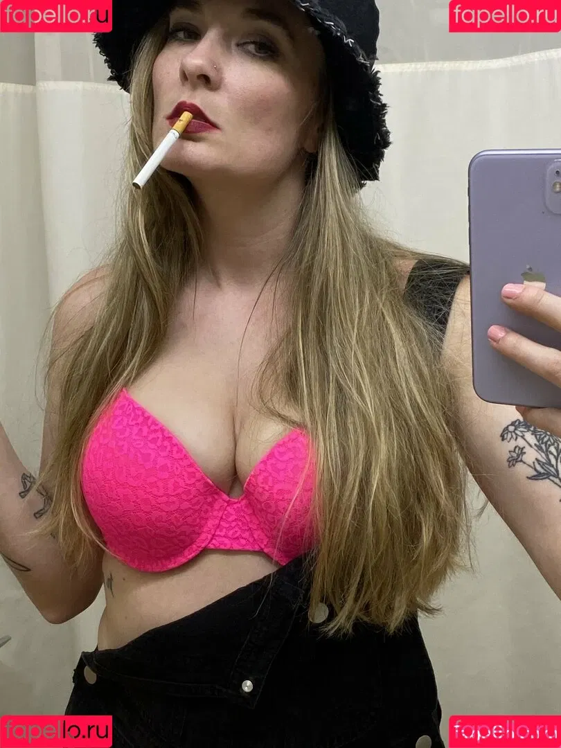 emmacantquit Onlyfans Photo Gallery 