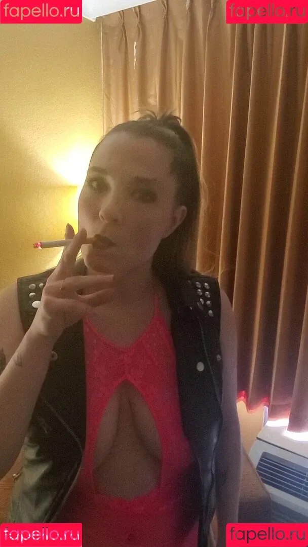 emmacantquit Onlyfans Photo Gallery 