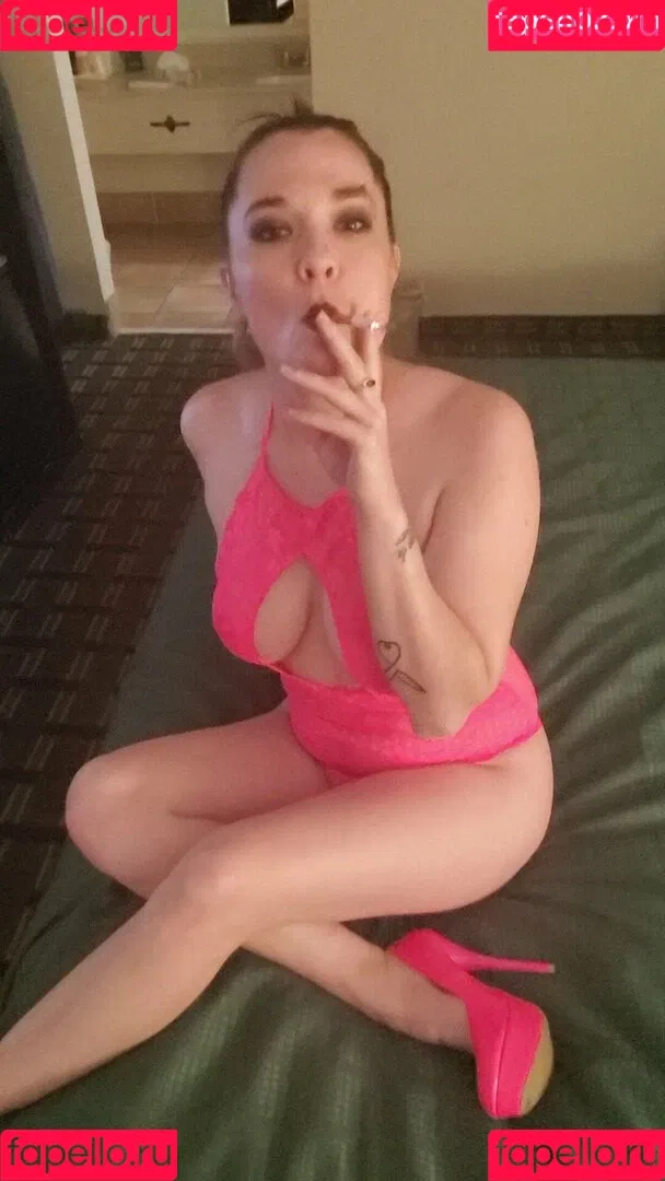 emmacantquit Onlyfans Photo Gallery 