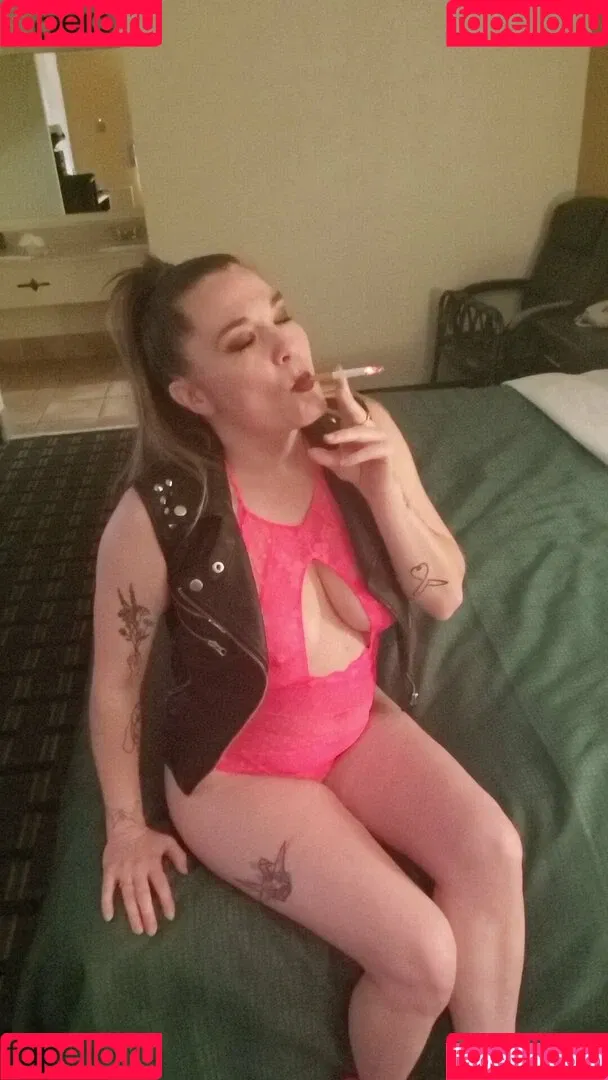 emmacantquit Onlyfans Photo Gallery 