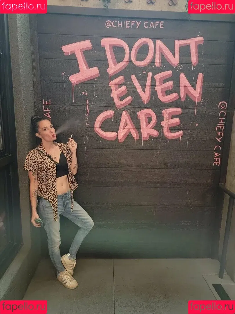 emmacantquit Onlyfans Photo Gallery 