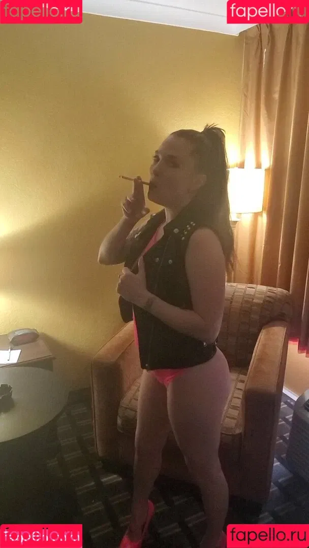 emmacantquit Onlyfans Photo Gallery 