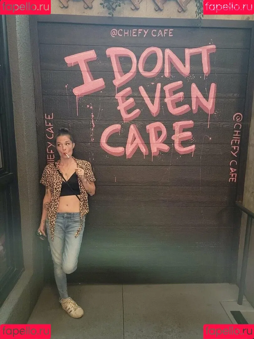 emmacantquit Onlyfans Photo Gallery 