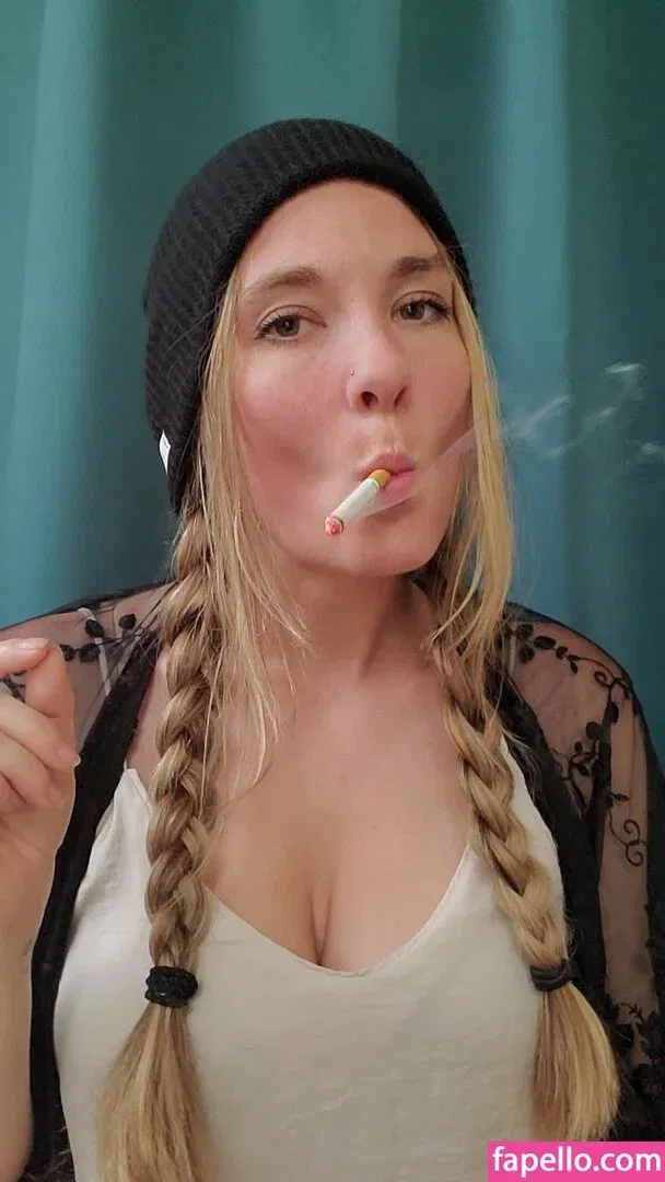 emmacantquit Onlyfans Photo Gallery 