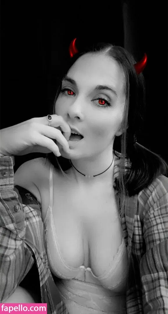 emmacantquit Onlyfans Photo Gallery 