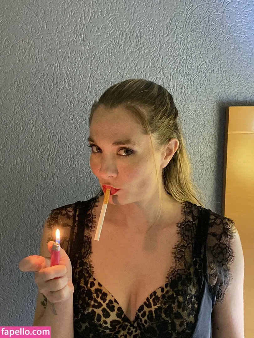 emmacantquit Onlyfans Photo Gallery 