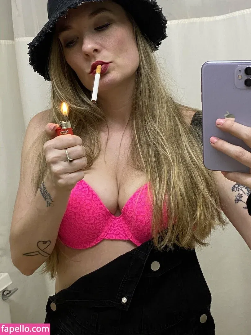 emmacantquit Onlyfans Photo Gallery 