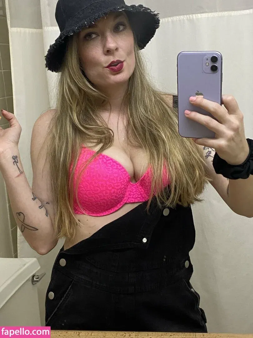 emmacantquit Onlyfans Photo Gallery 