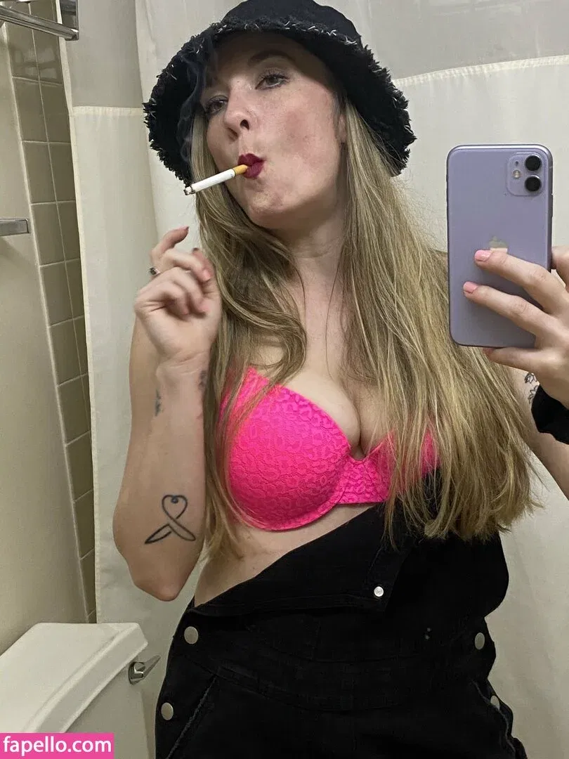 emmacantquit Onlyfans Photo Gallery 