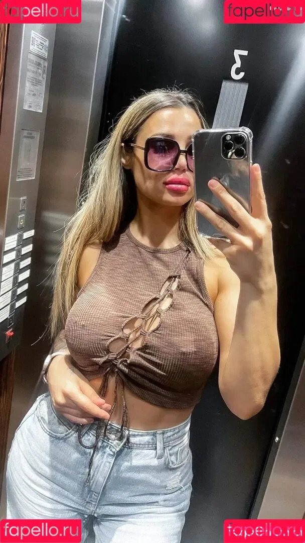 Oksana Alma Onlyfans Photo Gallery 