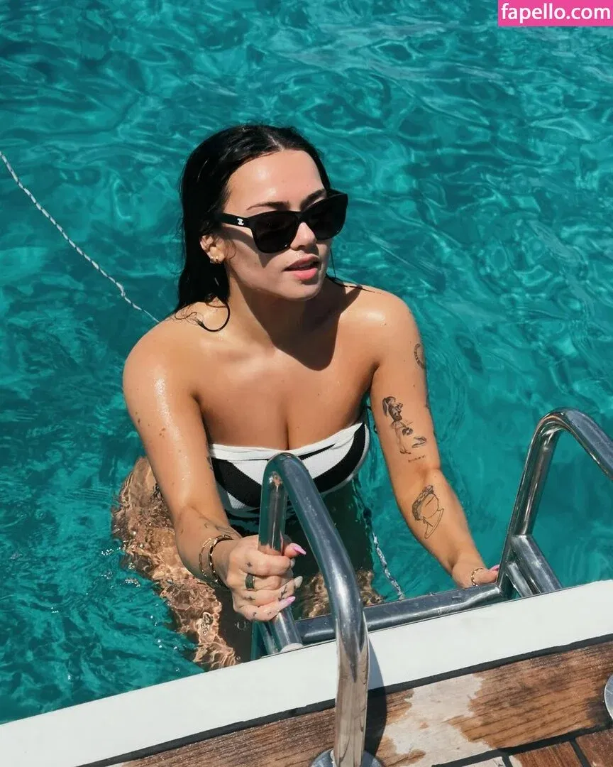 Amy Roseling Onlyfans Photo Gallery 