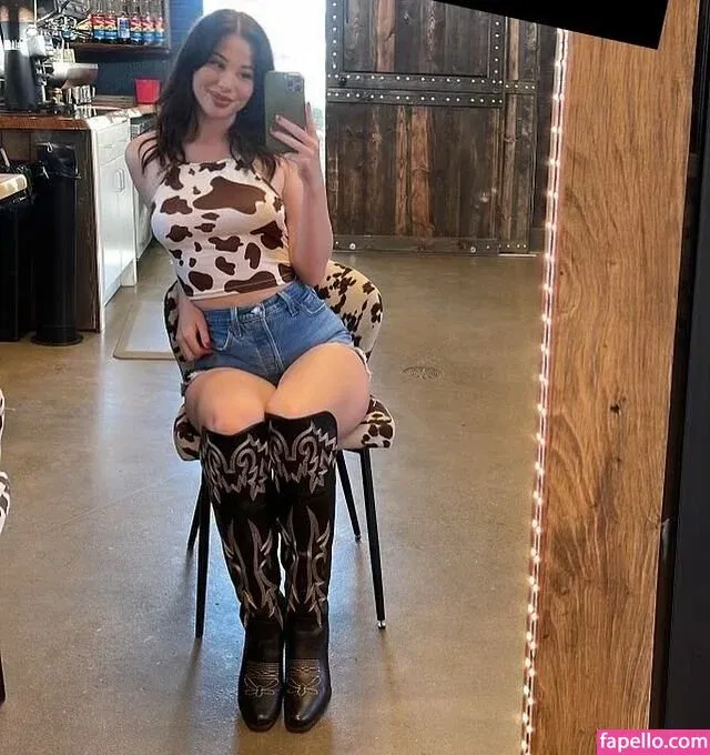 Yummy Emmy Onlyfans Photo Gallery 