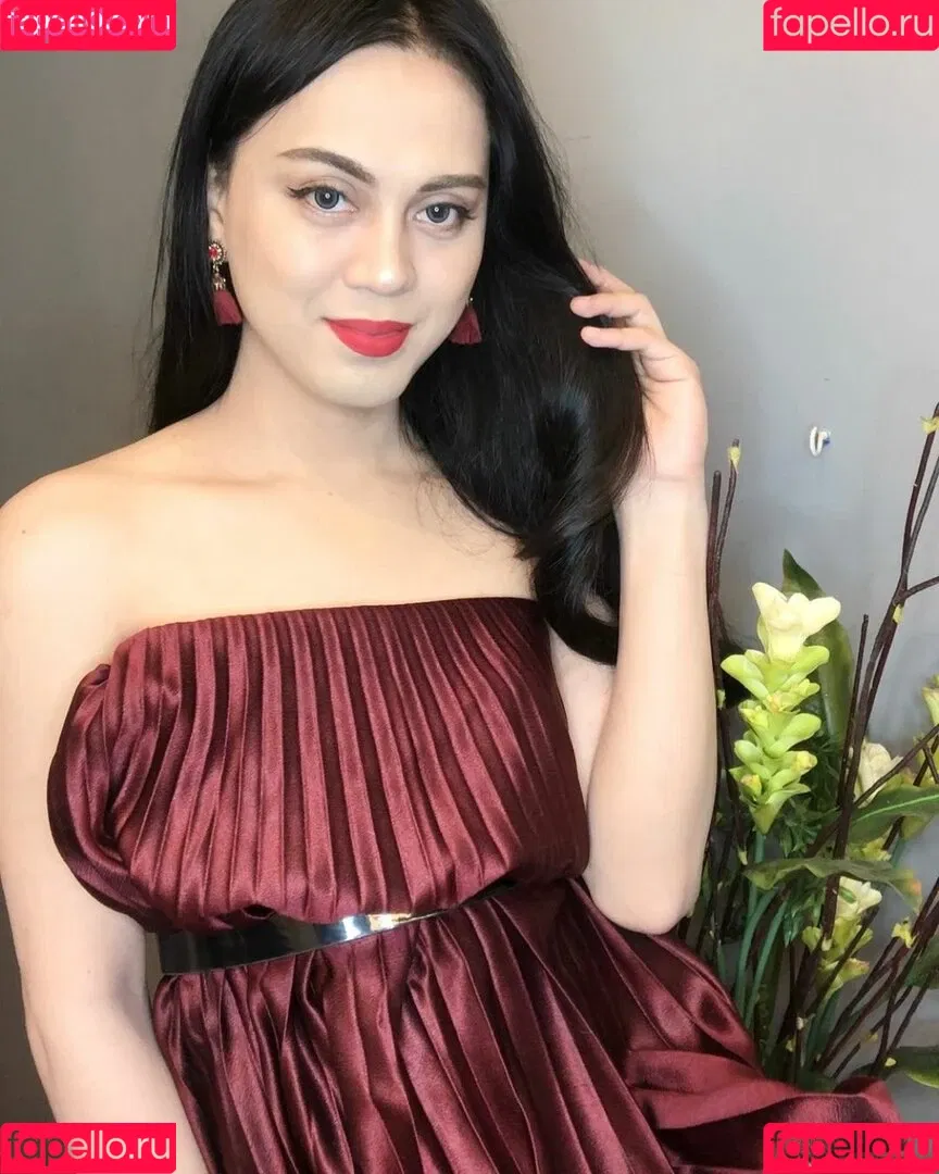 Mel Cross CD Onlyfans Photo Gallery 