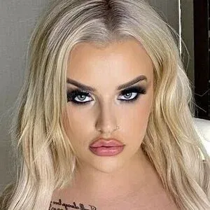 premiumpolish Onlyfans Photo Gallery 