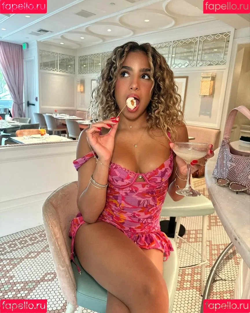 AyannaMarcelin Onlyfans Photo Gallery 
