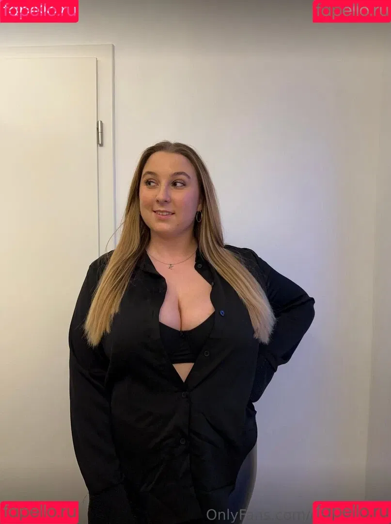 Celine_dem Onlyfans Photo Gallery 