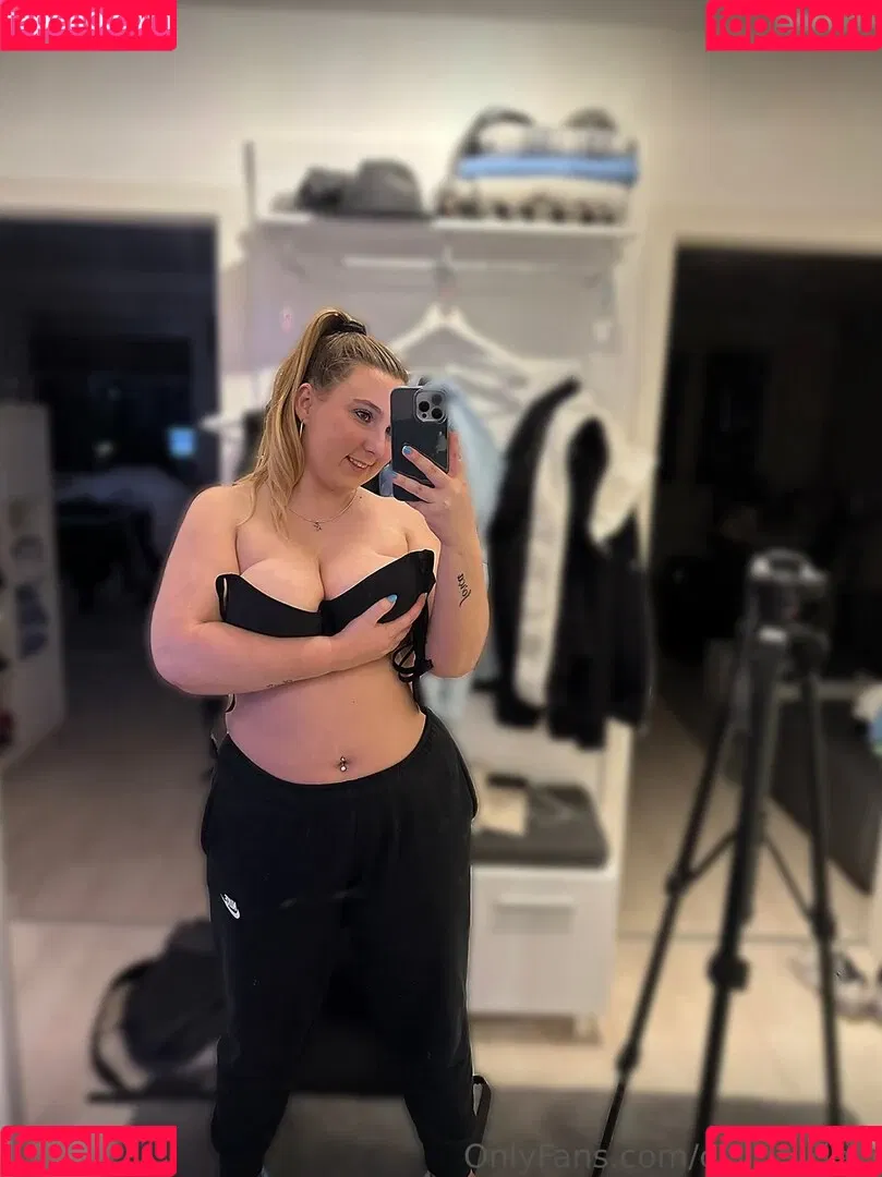 Celine_dem Onlyfans Photo Gallery 