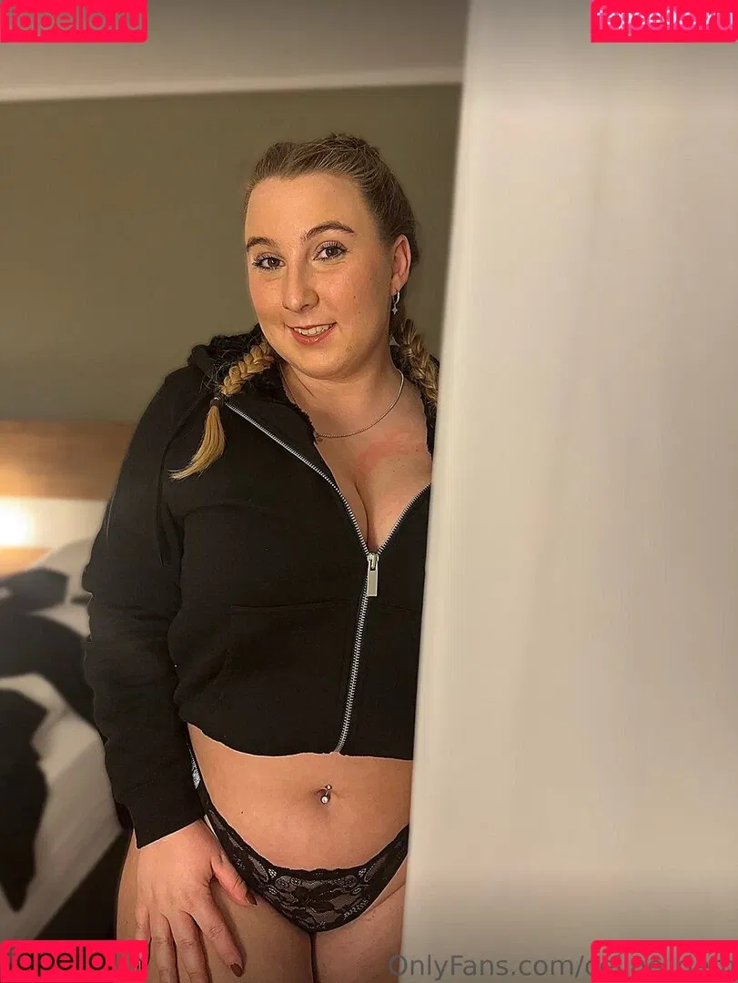 Celine_dem Onlyfans Photo Gallery 