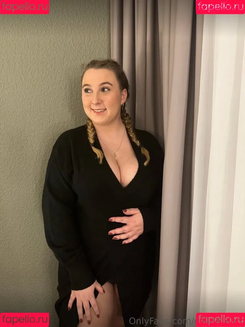 Celine_dem Onlyfans Photo Gallery 