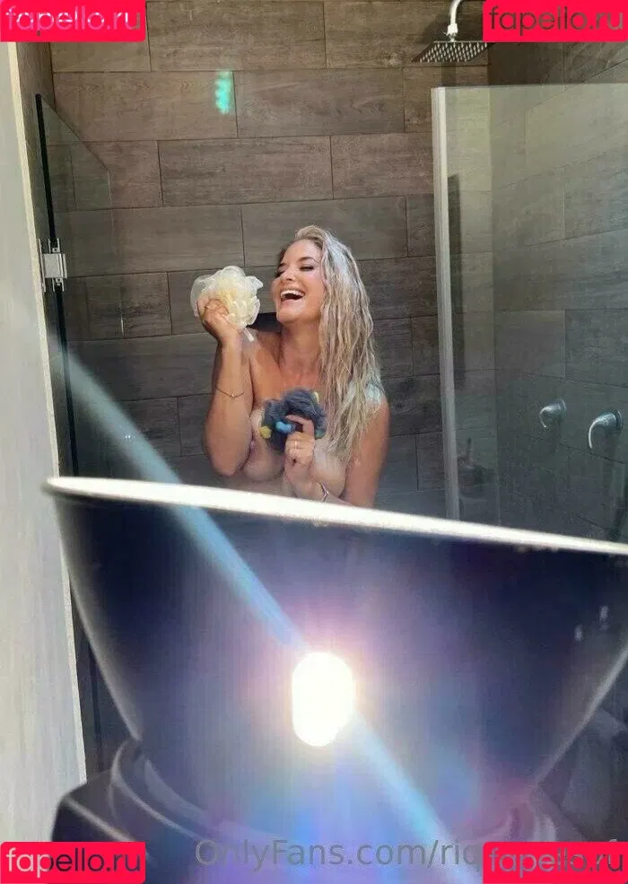 riquenesof Onlyfans Photo Gallery 