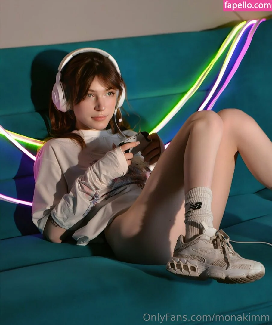 monakimm Onlyfans Photo Gallery 