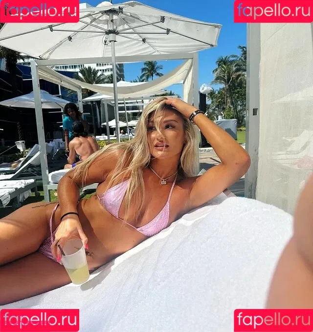 Izzi Dame Onlyfans Photo Gallery 